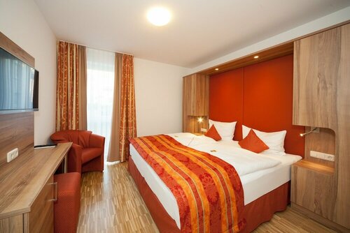 Hotel Zum Anker-THULLs Restaurant, Забронировать Отель Ноймаген-Дхрон Trier-Saarburg