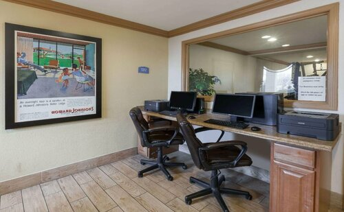 Howard Johnson Metro Airport, Book Hotel Hoteller i Michigan med parkering, Parkering