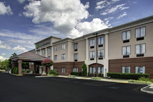 Holiday Inn Express Ashland, an IHG Hotel, Prenota Hotel Ashland Virginia