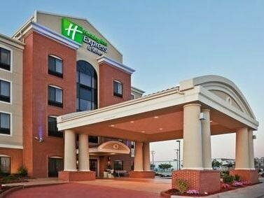 Holiday Inn Express & Suites Willmar, an IHG Hotel, Prenota Hotel Willmar Minnesota