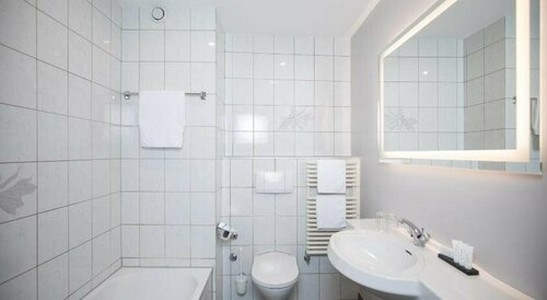Sonnenuhr, Book Hotel Hoteller i Tyrol med pool, Swimmingpool