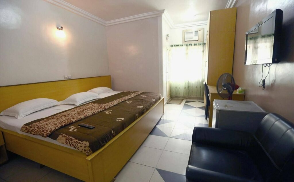 Semper Diamond Lodge