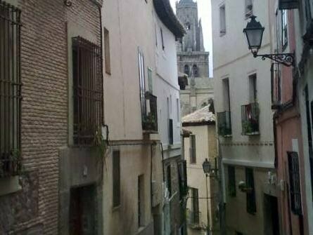 Albergue Juvenil Los Pascuales, Забронировать Отель Толедо Toledo Province, рядом с Церковь Святого Себастьяна