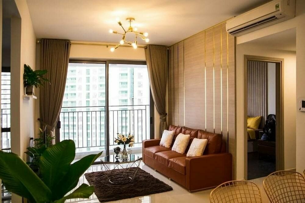 Infinity Edge Pool Apartment Icon 56