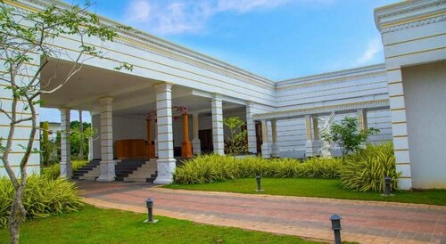 Hotel Golden Ray, Забронировать Отель Отели Округа Галле с бассейном, Бассейн