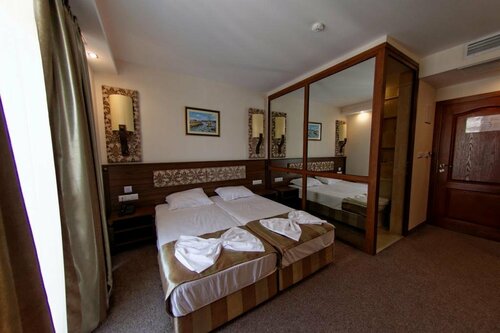 Hotel Aristokrat, Забронировать Отель Обзор Побережье Варны