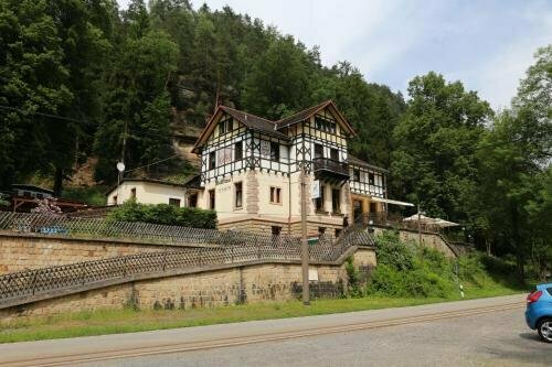 Gaststätte und Pension Waldhäusl