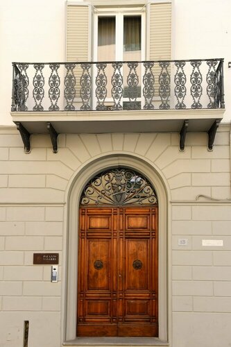 Palazzo Vasarri - Luxury design suites, Забронировать Отель «постель и завтрак» Отели в центре Монтеварок, в центре