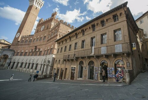 Palazzo del Papa, Забронировать Отель Отели и гостиницы Сиены, рядом с Fontebranda, Отель