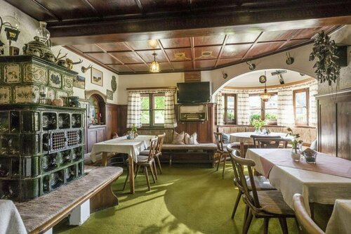 Gasthaus - Pension - Café Dörfl, Забронировать Отель Отели Баварии с парковкой, Парковка