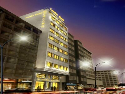 Lander Hotel Prince Edward, Забронировать Отель Отели Гонконга с парковкой, рядом с Блошиный рынок Аплиу-стрит, Парковка