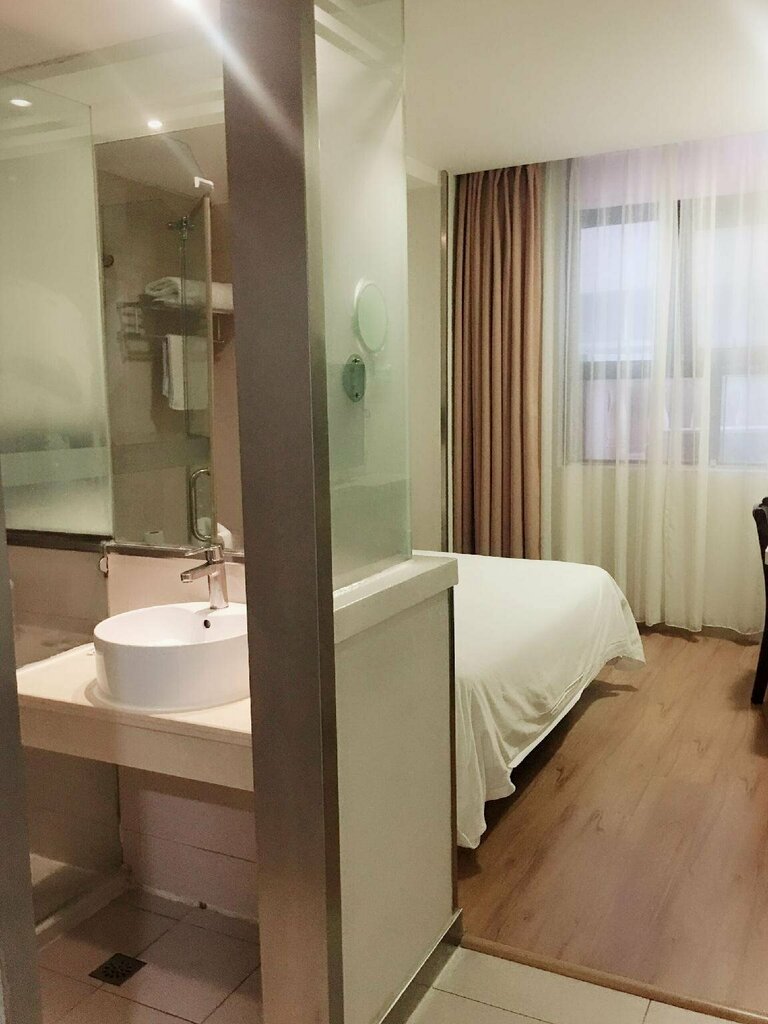 Orange Hotel (Shanghai Hongkou Football Stadium)