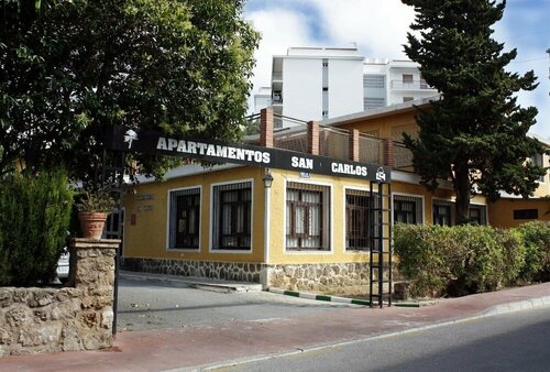 Apartamentos San Carlos, Забронировать Отель Отели Бенальмадена с парковкой, рядом с Casa de la Cultura, Парковка