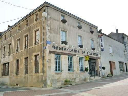Logis Hostellerie de l'Abbaye, Забронировать Отель Отели Сель-сюр-Бель с парковкой, Парковка