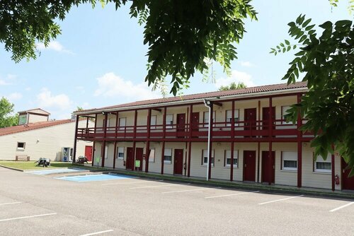 L'Auberge EverHotel Villefontaine, Book Hotel Hoteller i Rhône-Alps med parkering, Parkering
