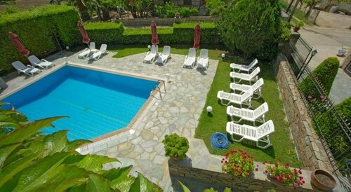 Castello Rosso Hotel, Rezerwuj Hotel Nea Styra Eubea