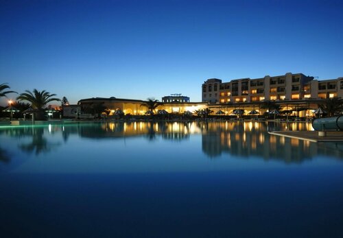 Hotel soviva port el kantoui, Rezerwuj Hotel Hotele w Susa z parkingiem, Parking
