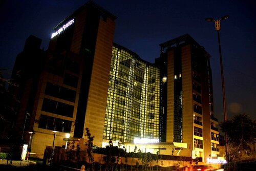 IIDL Suites New Delhi, Забронировать Отель Отели Нью-Дели с бассейном, Бассейн