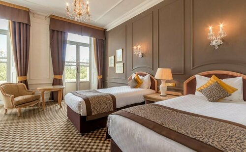 Thistle Hyde Park Hotel, Забронировать Отель Отели Лондона с парковкой, рядом с Elfin Oak, Парковка