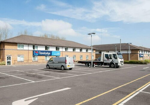 Travelodge Bicester Cherwell Valley M40, Rezervați Hotel Hoteluri în Gloucestershire cu parcare, Parcare