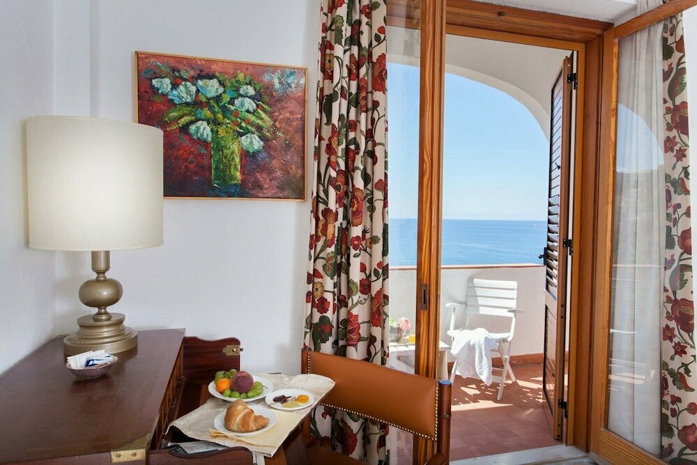 Grand Hotel De Rose