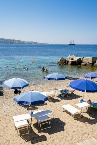 Capo Peloro Hotel, Book Resort Hotels in Torre Faro with Breakfast, Breakfasts