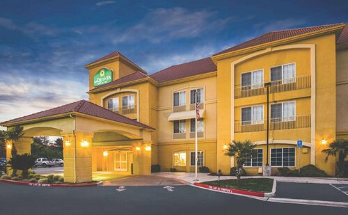 La Quinta Inn & Suites by Wyndham Manteca - Ripon, Book Hotel Ripon hoteller med pool, Swimmingpool