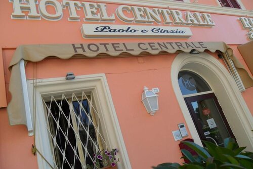 Hotel Centrale di Paolo e Cinzia, Забронировать Отель Лорето Conero