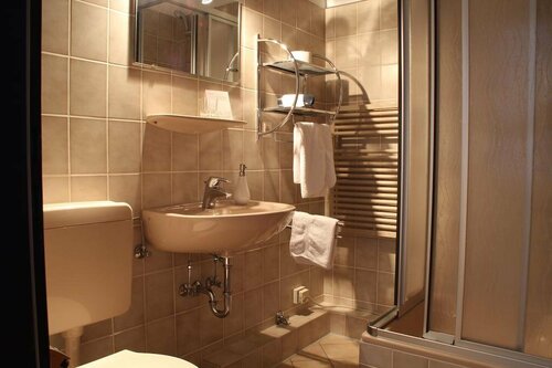 Frühstückshotel Fürstenwerth, Book Hotel Wilhelmshaven Cuxhaven