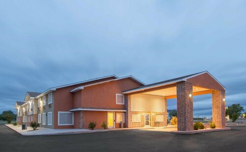 Super 8 by Wyndham Portales, Забронировать Отель Отели Нью-Мексико с завтраком, Завтраки