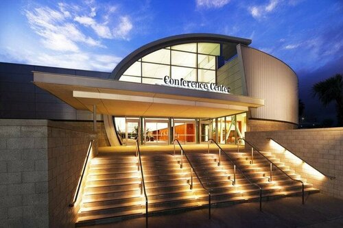 Sheraton Fairplex Suites & Conference Center, Забронировать Отель Помона Большой Лос-Анджелес, рядом с American Museum of Ceramic Art