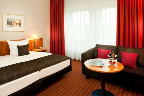 Dorint Hotel Dresden, Забронировать Отель Отели Дрездена с питанием, рядом с Конный двор, Пансион