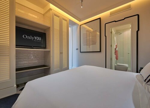 Only You Hotel & Lounge Madrid, Varaa Boutique-hotelli Madridin keskusta Madrid, lähellä Edificio Grassy