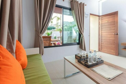Happy Eight Resort, Забронировать Курортный отель Курортные отели Най-Харн-Бич, Курортный отель