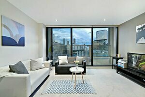Miranda, 1bdr Docklands Apartment