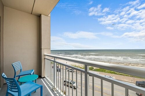 Holiday Inn Express & Suites - Galveston Beach by IHG, Забронировать Отель Галвестон Texas Gulf Coast