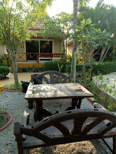 Dollaporn House, Rezervovat Hotel Hotely v Central Thailand s parkováním, Parkování