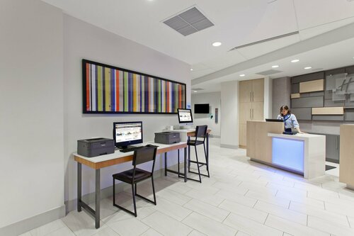 Holiday Inn Express West Los Angeles by IHG, Забронировать Отель Отели Los Angeles Beach Cities с парковкой, Парковка