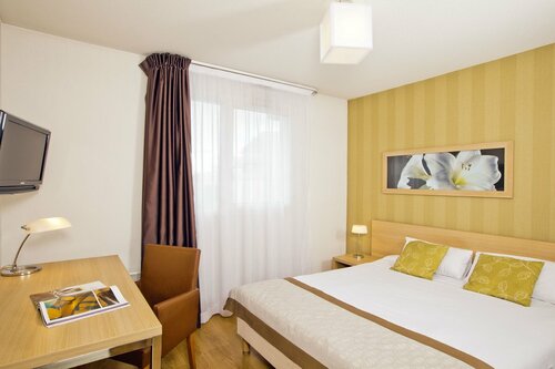 Residhome Clermont Ferrand Gergovia, Забронировать Апарт-отель Отели Пюи-де-Дом с парковкой, Парковка