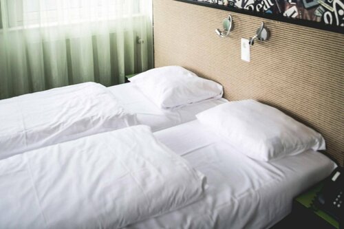 Finn, Rezervovat Hotel Almere Flevoland