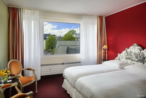 Hotel Parc Plaza, Забронировать Отель Отели Люксембурга с парковкой, рядом с Chemin de la Corniche, Парковка