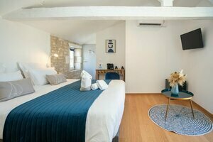 Le Square Hotel St Pierre dOleron