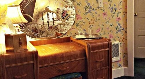 Geiger Victorian B&B, Забронировать Отель «постель и завтрак» Отели Такома с парковкой, рядом с Общая больница MultiCare, Парковка