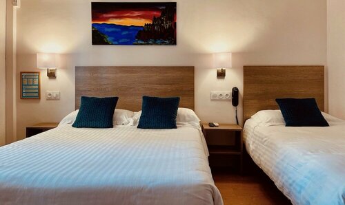 Hotel Courbet, Забронировать Отель Жюан-ле-Пен Приморские Альпы