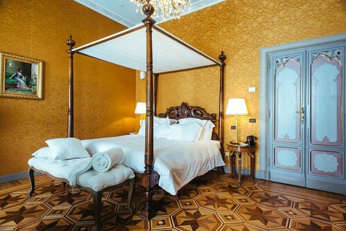 Relais & Chateaux Villa Crespi, Varaa Villa Piemonte hotellit, joissa on pysäköinti, Pysäköinti