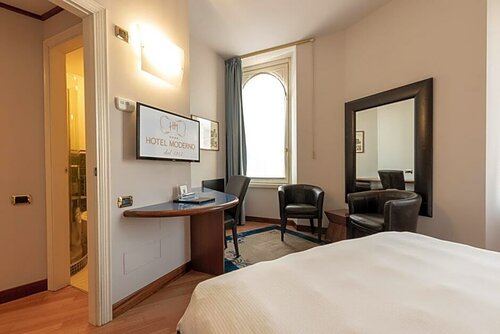Hotel Moderno, Book Hotel Hoteller i Pavia med parkering, Parkering