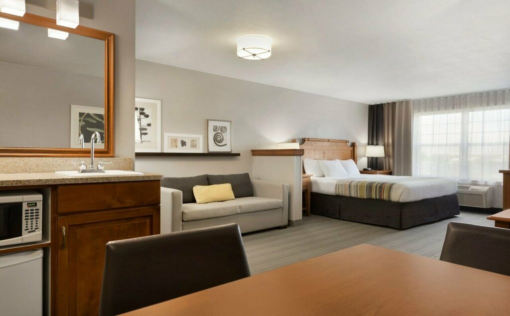 Country Inns & Suites