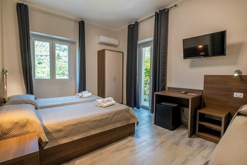 Hotel Ristorante La Mimosa, Забронировать Отель Ламеция-Терме Калабрия