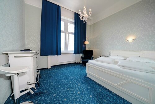 Hotel Goldene Spinne, Забронировать Отель Отели 03. Ландштрассе 3 звезды, 3*