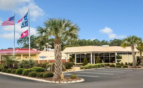 Rodeway Inn & Suites Wilmington North, Забронировать Отель Уилмингтон Северная Каролина